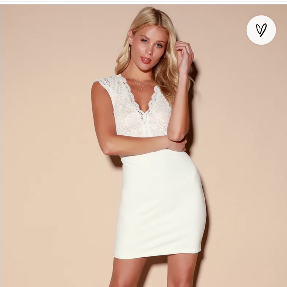 Give a Glam White Lace Lace-Up Bodycon Dress